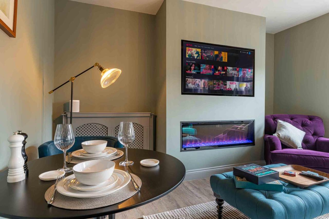 Beautiful Modern 1 Bedroom Apartment, City Centre Bath Buitenkant foto