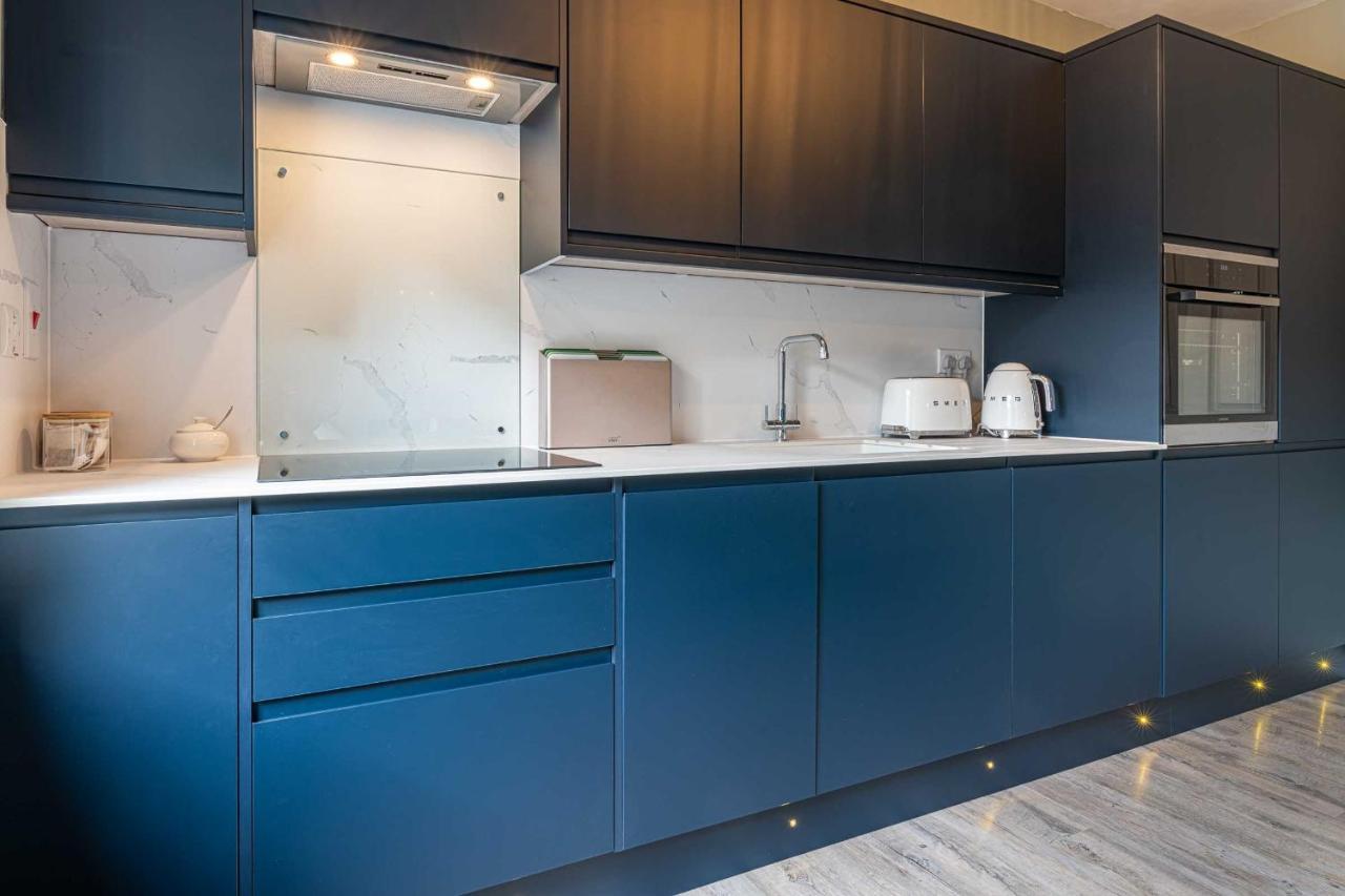 Beautiful Modern 1 Bedroom Apartment, City Centre Bath Buitenkant foto